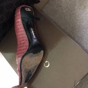 Gucci Shoes - Pink Alligator TOM FORD GUcci Pump Gucci Shoes - Pink Alligator TOM FORD GUcci Pump